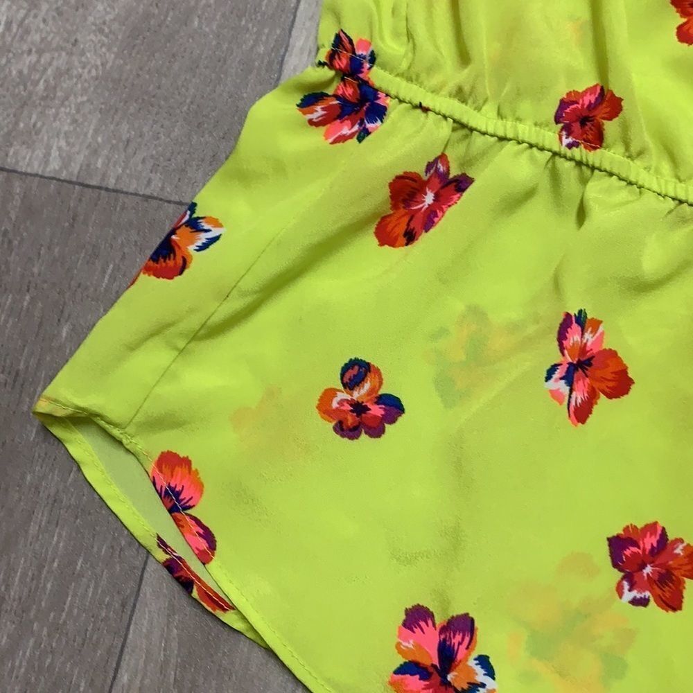 Womens Attention Shortsleeve Floral Shirt‎ - Picture 3 of 5